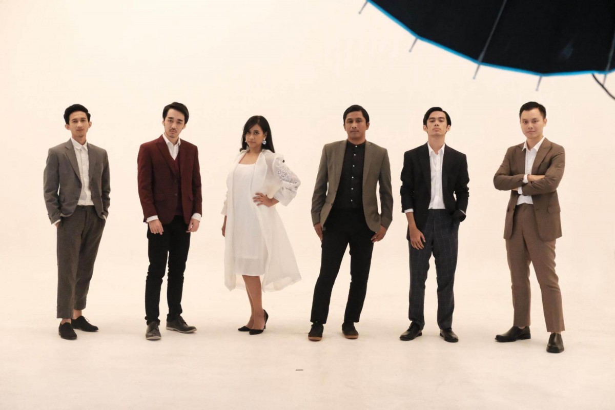 Konsep Formal Chic dengan warna earthy